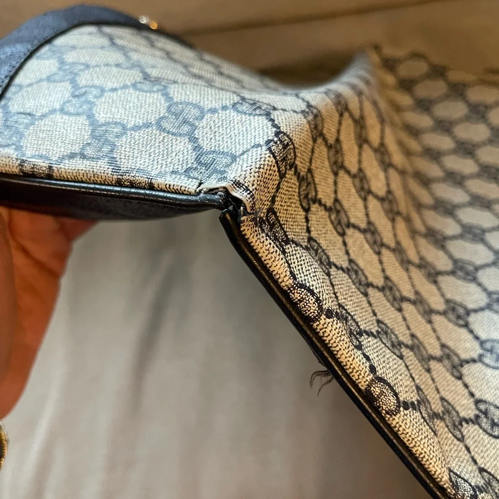 Vintage Gucci clutch - Picture 11 of 15